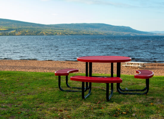 Arbemu - Picnic Table, bright-red-round-shaped-picnic-table, supplier, wholesaler, in Turkey, Turquie, Türkei