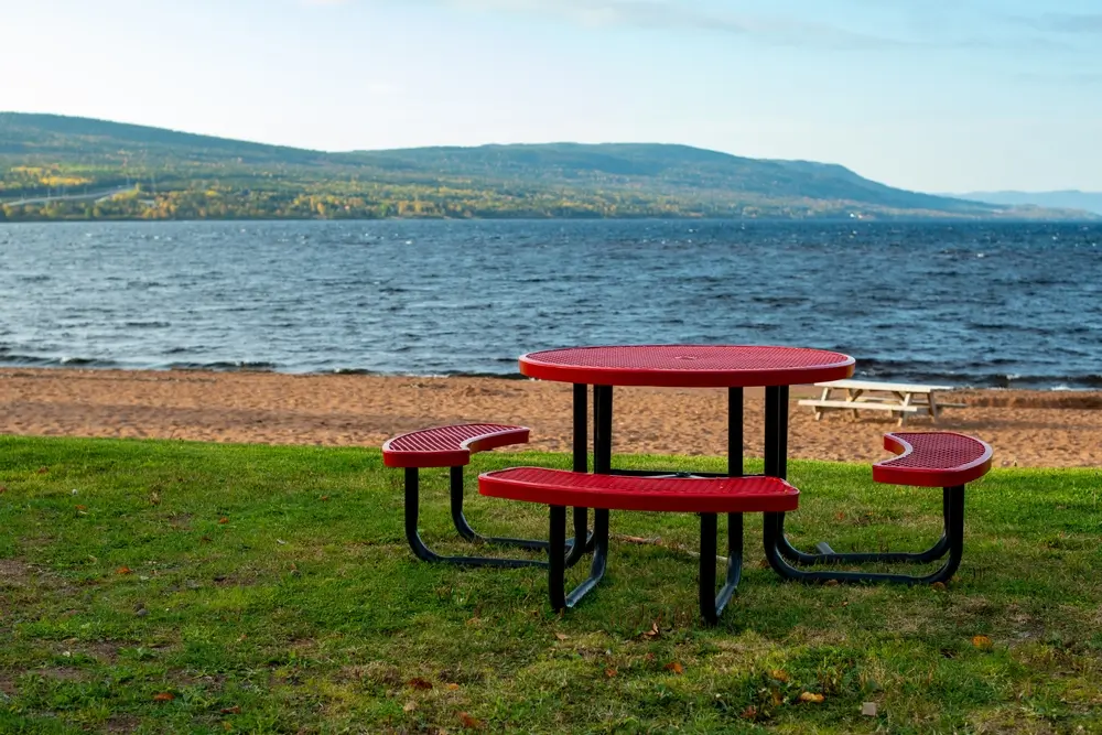 Arbemu-Picnic-Table-bright-red-round-shaped-picnic-table-supplier-wholesaler-in-Turkey-Turquie-Turkei
